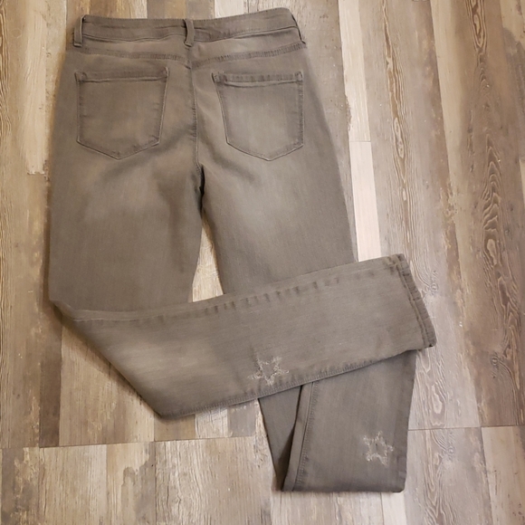 Stylish Jean's - Picture 12 of 12